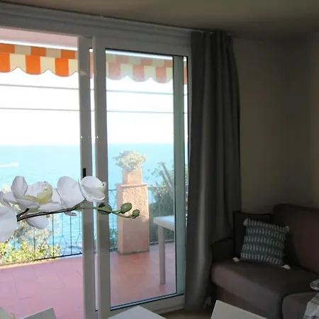 Terrace On The Sea: & Pool *