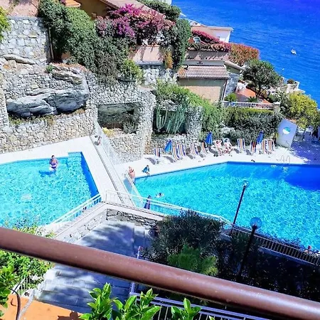 Terrace On The Sea: & Pool Apartment