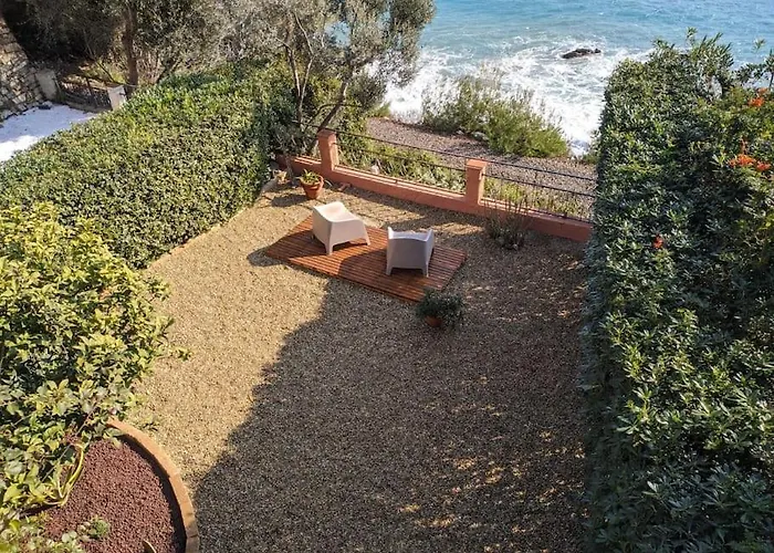 Apartment Terrace On The Sea: & Pool